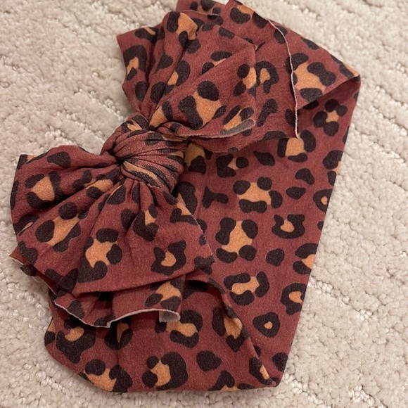 Baby bling cheetah print baby headband - Picture 6 of 7